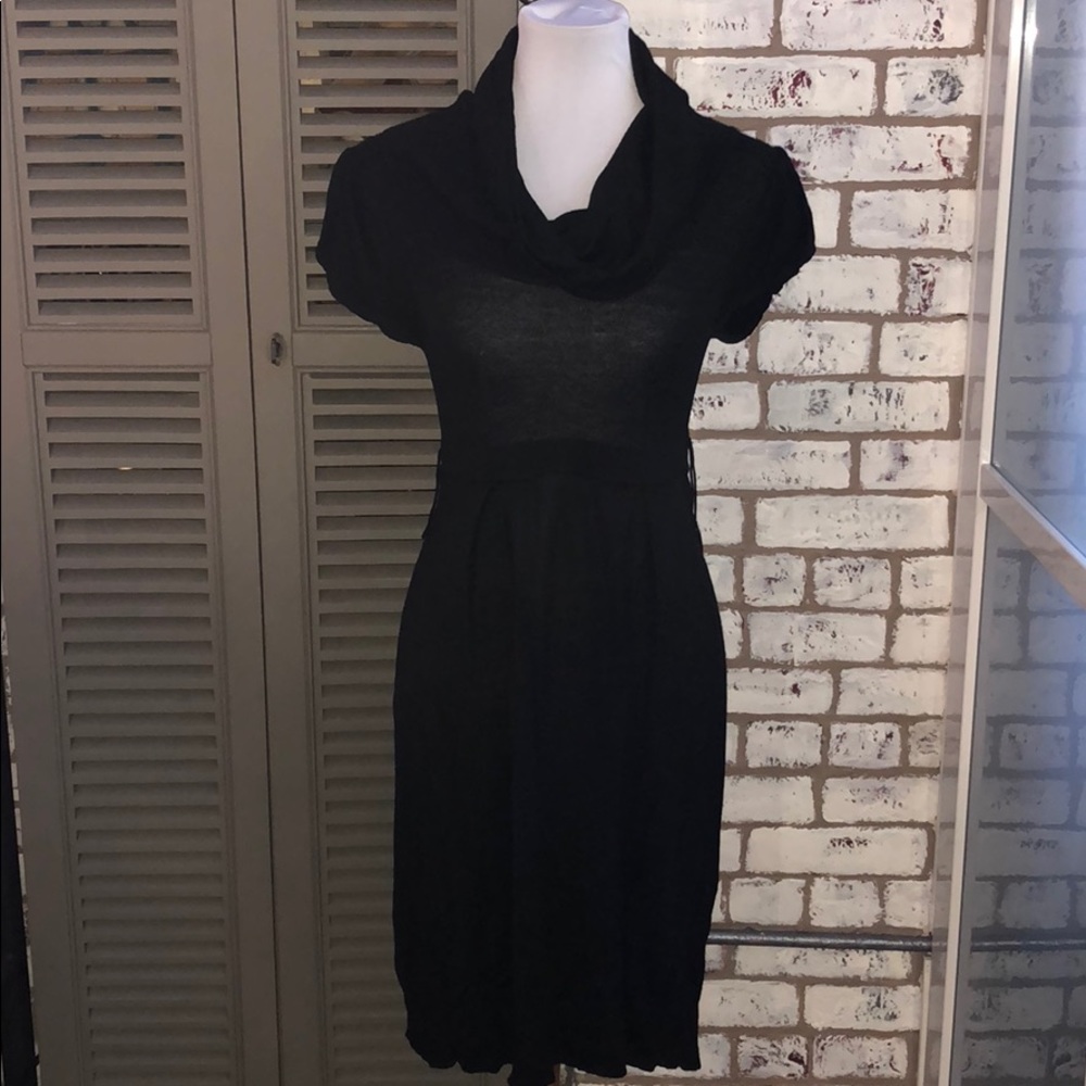 Knit short sleeved sweater dress